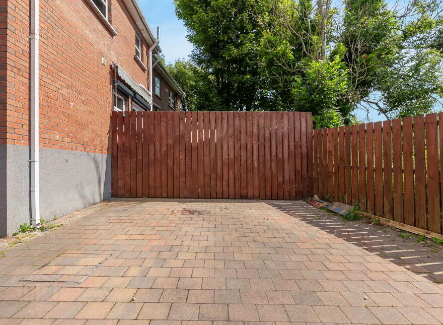 4 Wolfhill Manor, Belfast, BT14 8DE