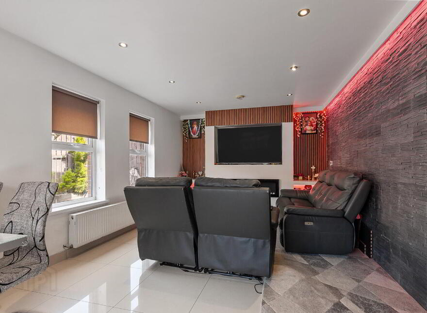 4 Wolfhill Manor, Belfast, BT14 8DE