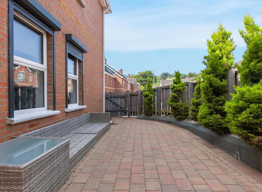 4 Wolfhill Manor, Belfast, BT14 8DE