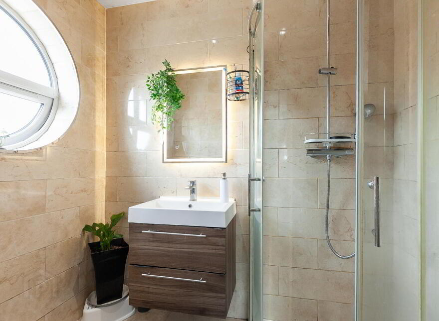 4 Wolfhill Manor, Belfast, BT14 8DE