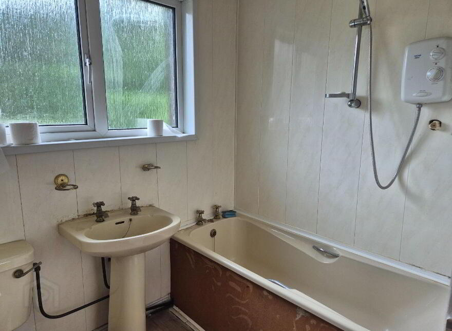 Ballybay Road, Carrickmacross, A81CD68