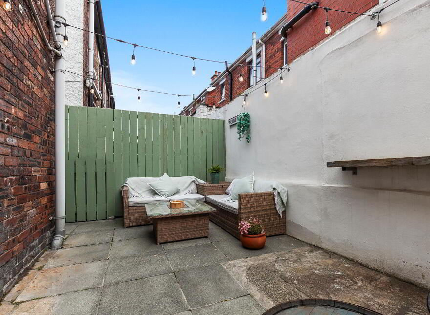 44 Dunraven Crescent, Belfast, BT5 5LE