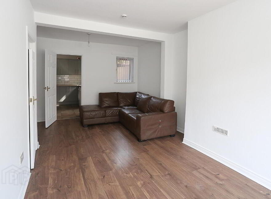 16 Empire Parade, Belfast, BT12 6GN