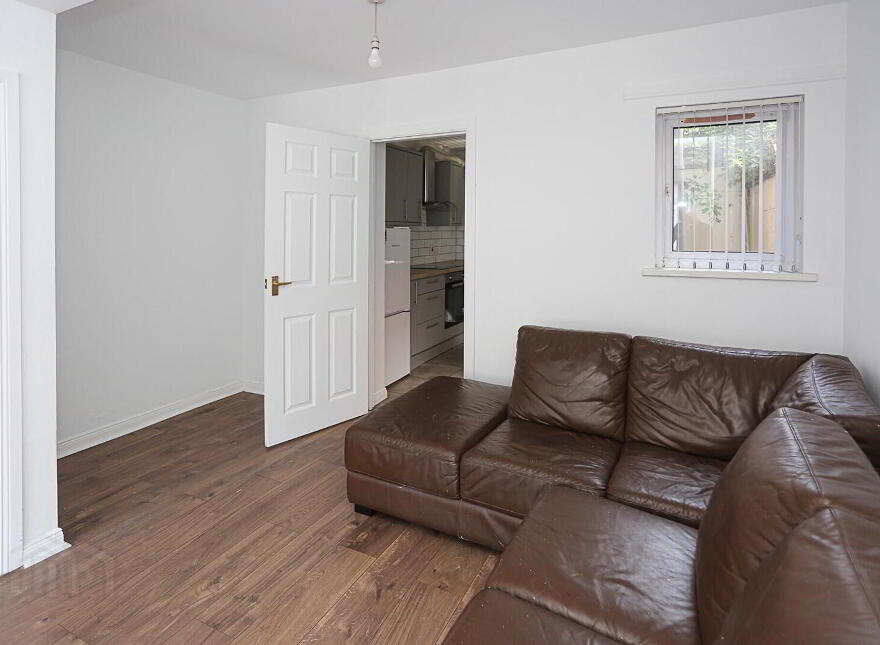 16 Empire Parade, Belfast, BT12 6GN