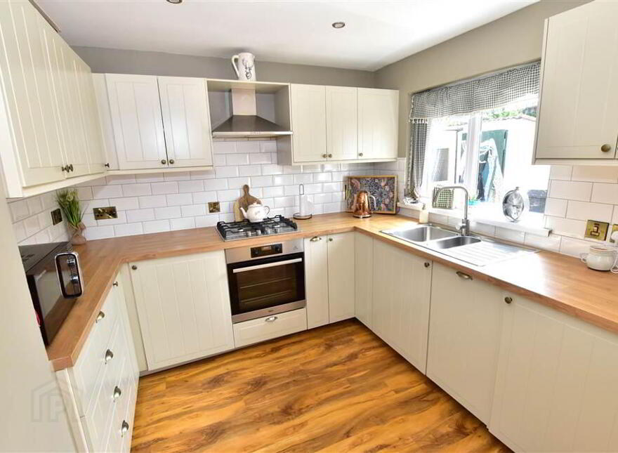 10 Main Street, Ballywalter, BT22 2PD