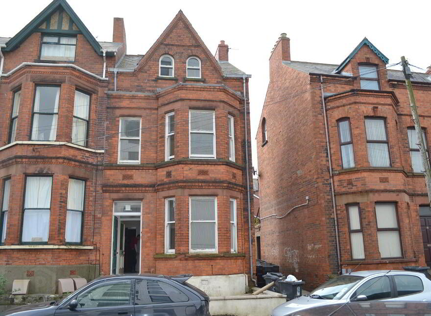 Apt 2, 15 Camden Street, Belfast, BT9 6AT