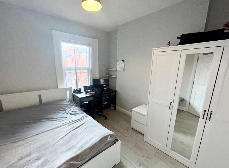 Apt 2, 15 Camden Street, Belfast, BT9 6AT