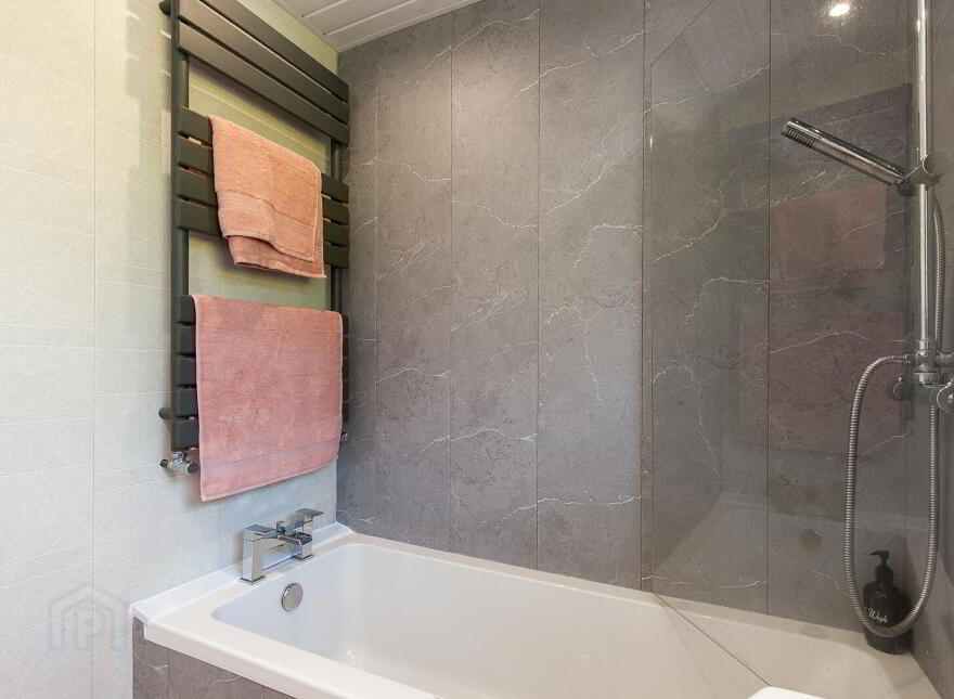 190 Carnmoney Road, Newtownabbey, BT36 6JX