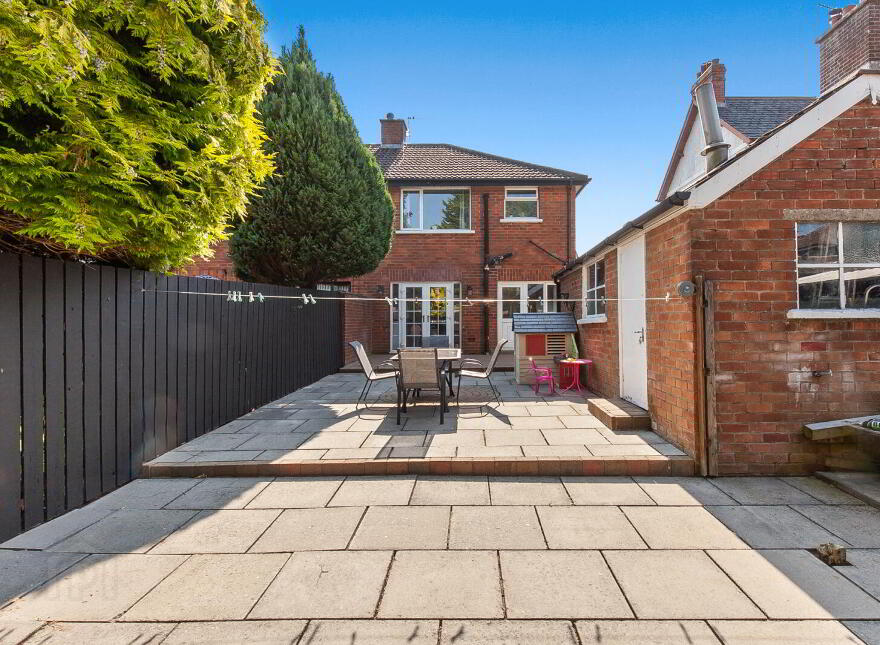 190 Carnmoney Road, Newtownabbey, BT36 6JX