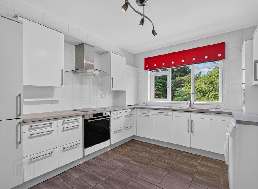 Apt 3 Pine Lodge, 3a Cherryvalley, Belfast, BT5 6PH