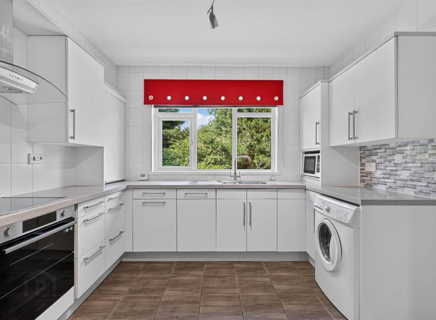 Apt 3 Pine Lodge, 3a Cherryvalley, Belfast, BT5 6PH
