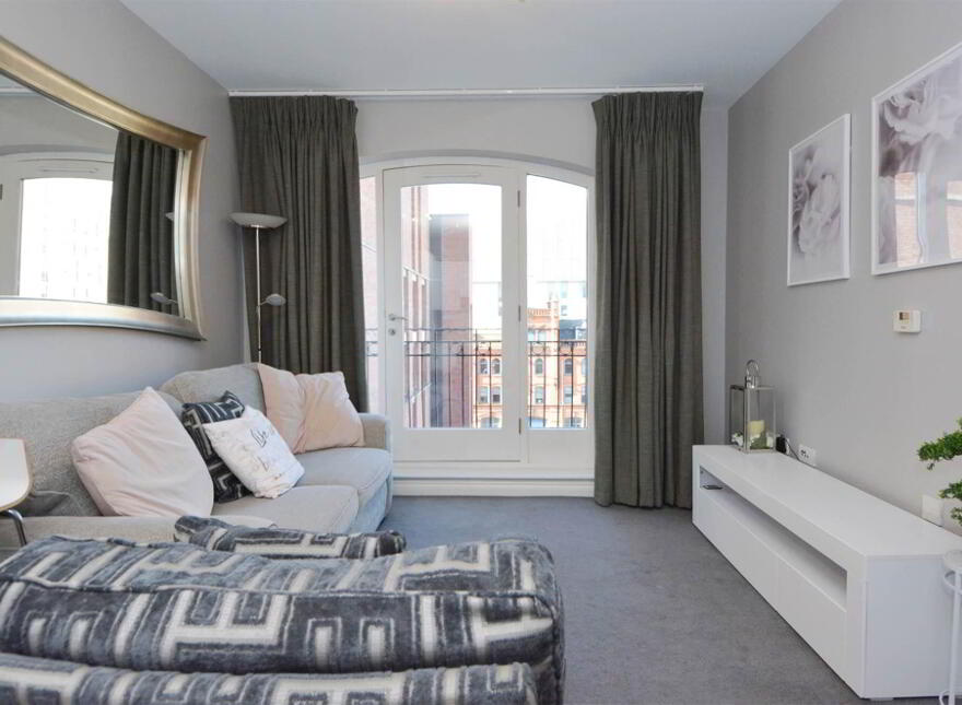 402 Saint Annes Square, Belfast, BT1 2LD