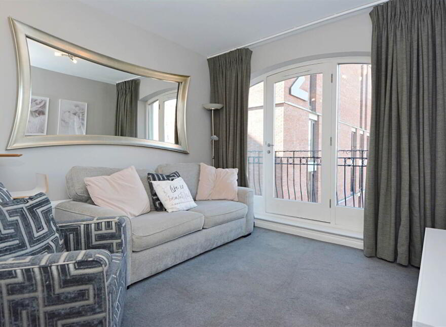 402 Saint Annes Square, Belfast, BT1 2LD