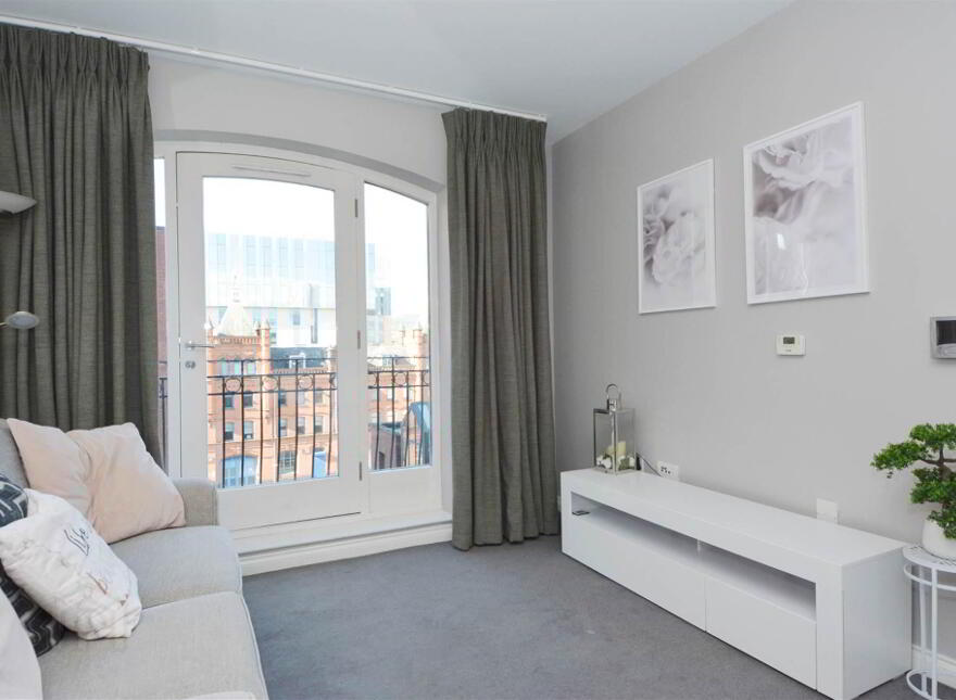 402 Saint Annes Square, Belfast, BT1 2LD