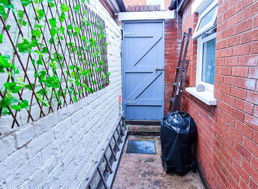 19 Islandbawn Street, Belfast, BT12 7LS