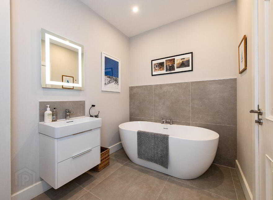 Apt 2, Foxbury, Upper Road, Greenisland, Carrickfergus, BT38 8GT