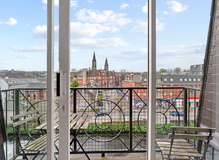 25 Waterside Quay, Hanover Street, Cork City Centre, T12AF82