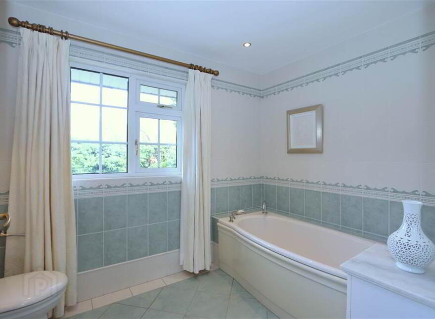 3 Lynnehurst Park, Glen Road, Comber, BT23 5LW