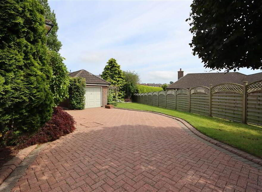 3 Lynnehurst Park, Glen Road, Comber, BT23 5LW
