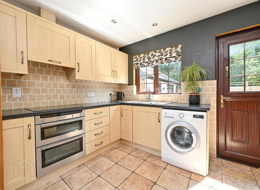 15 Avondale Drive, Ballyclare, BT39 9EB