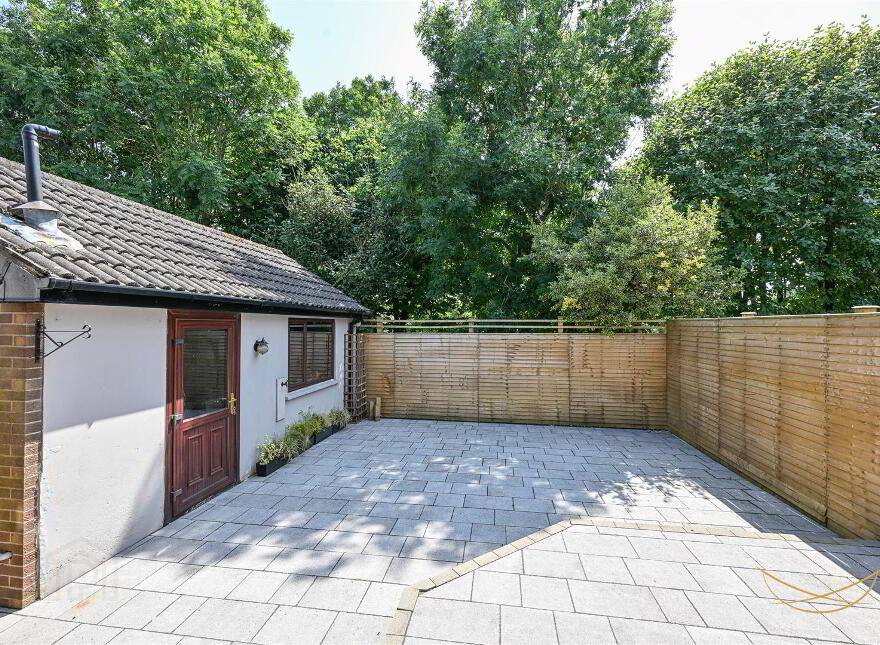 15 Avondale Drive, Ballyclare, BT39 9EB