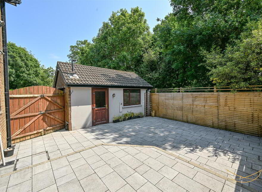 15 Avondale Drive, Ballyclare, BT39 9EB
