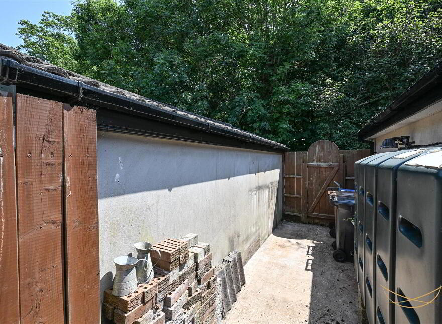 15 Avondale Drive, Ballyclare, BT39 9EB