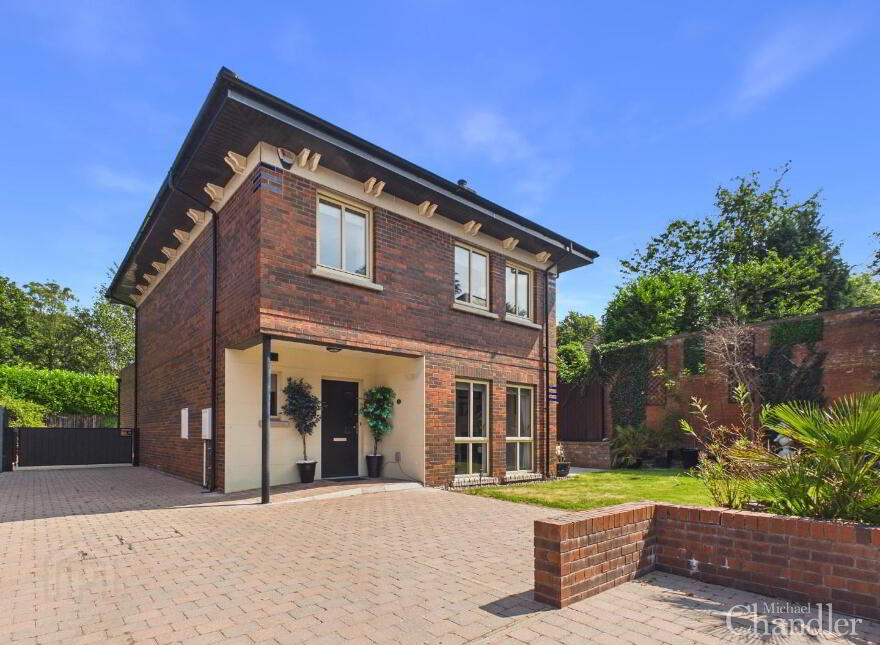 11 Malone Park Gardens, Belfast, BT9 6WH