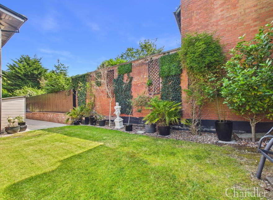 11 Malone Park Gardens, Belfast, BT9 6WH