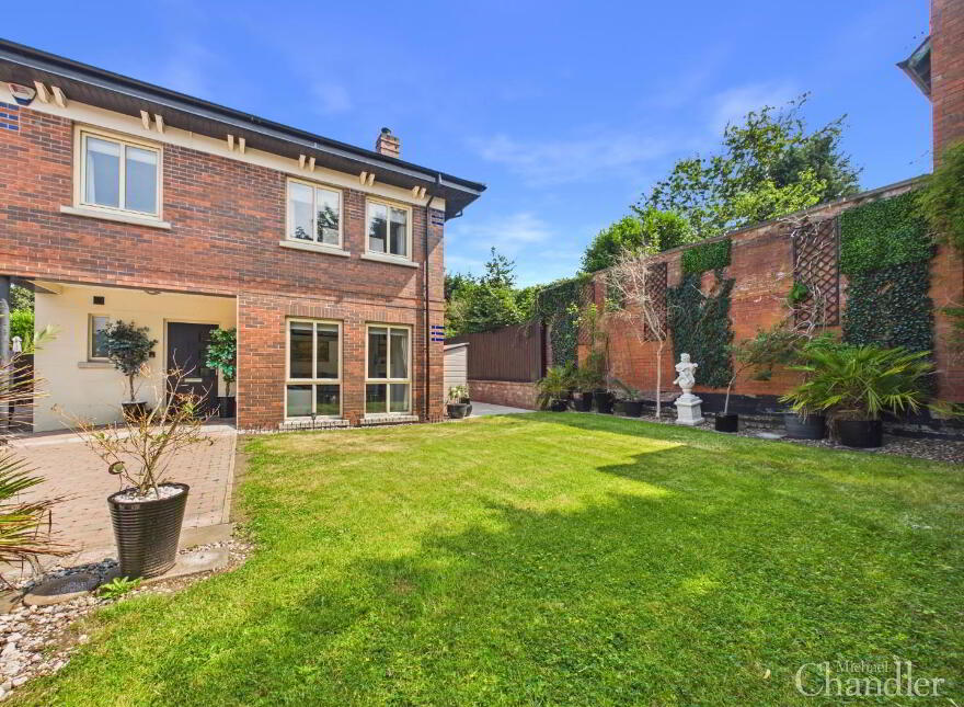 11 Malone Park Gardens, Belfast, BT9 6WH