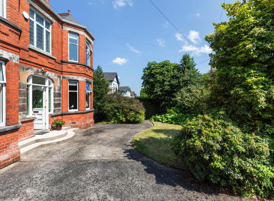 LYNCOT, 6 Castle Avenue, Belfast, BT15 4GE