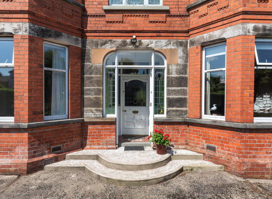 LYNCOT, 6 Castle Avenue, Belfast, BT15 4GE