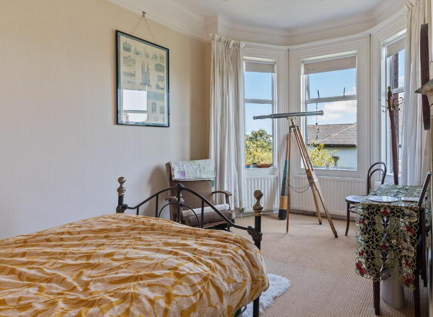 LYNCOT, 6 Castle Avenue, Belfast, BT15 4GE