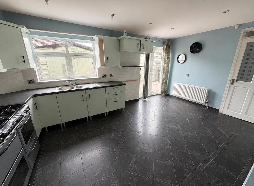 12 White Rise, Dunmurry, Belfast, BT17 0XB