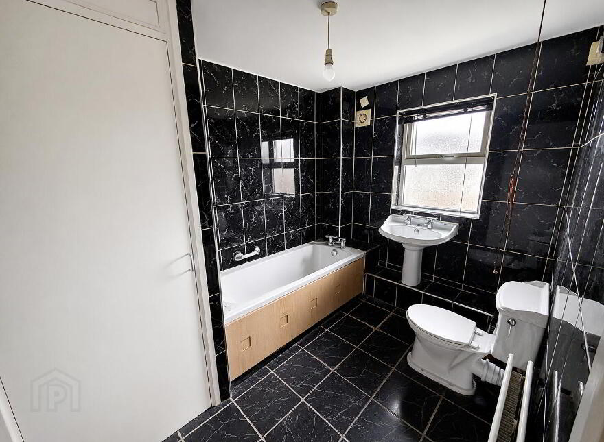 12 White Rise, Dunmurry, Belfast, BT17 0XB