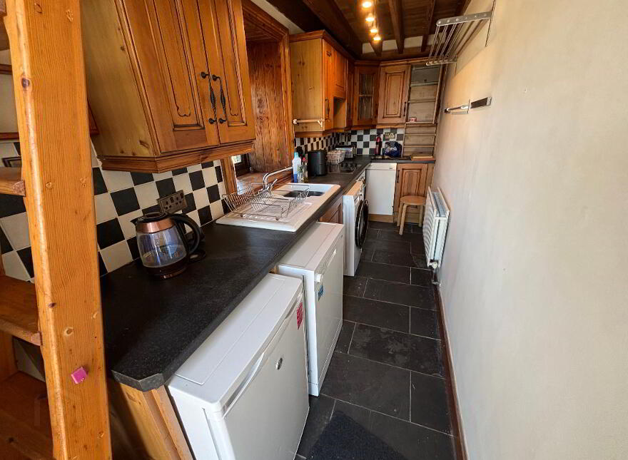 The Old School House, Kilvemnon, Mullinahone, E41WE04