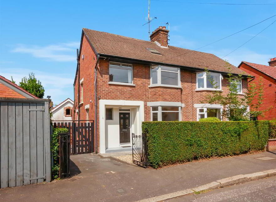 8 Ravensdene Park, Ravenhill Road, Belfast, BT6 0DA