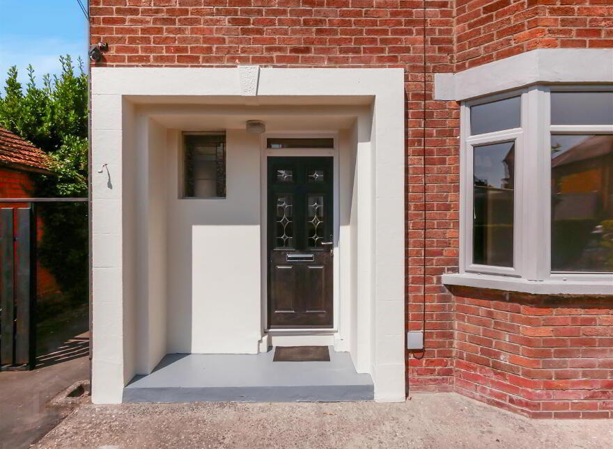 8 Ravensdene Park, Ravenhill Road, Belfast, BT6 0DA