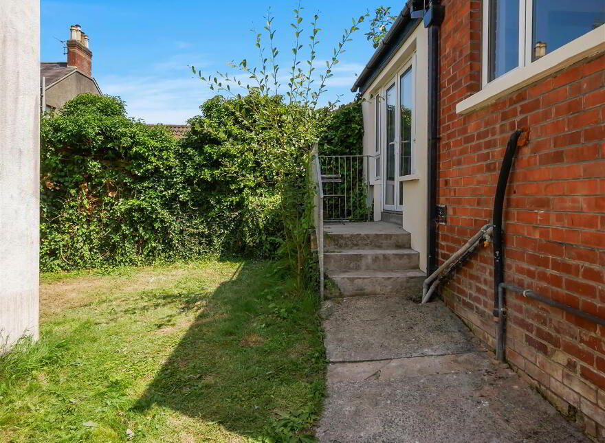 8 Ravensdene Park, Ravenhill Road, Belfast, BT6 0DA