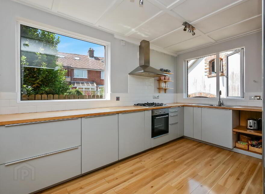 8 Ravensdene Park, Ravenhill Road, Belfast, BT6 0DA