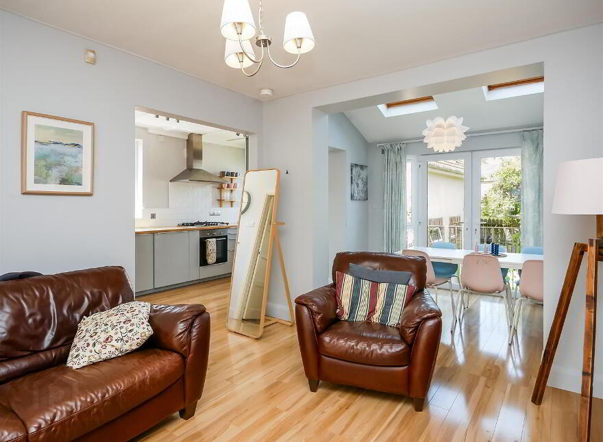 8 Ravensdene Park, Ravenhill Road, Belfast, BT6 0DA