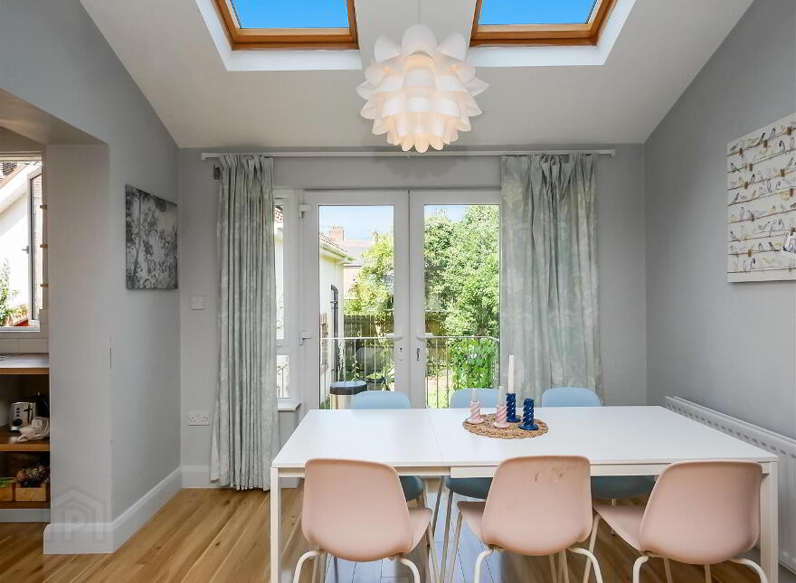 8 Ravensdene Park, Ravenhill Road, Belfast, BT6 0DA