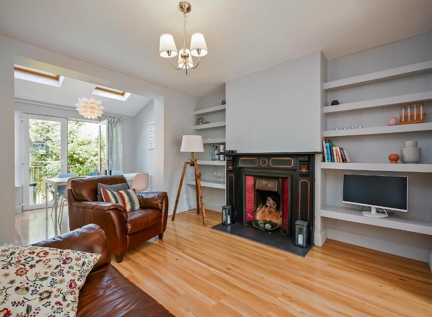 8 Ravensdene Park, Ravenhill Road, Belfast, BT6 0DA