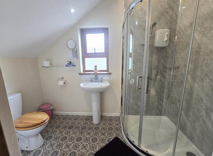 Maghernahar House, 72a Straid Road, Bushmills, Ballycastle, BT54 6NW