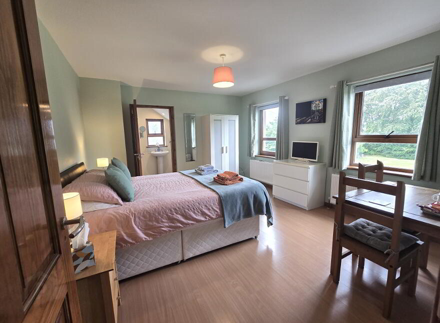 Maghernahar House, 72a Straid Road, Bushmills, Ballycastle, BT54 6NW