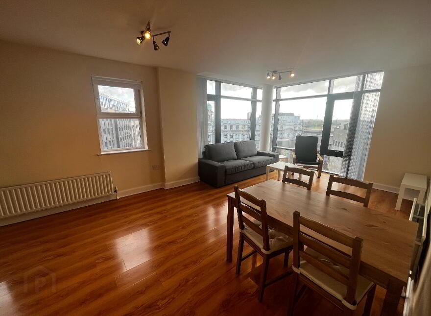 802 College Central, College Avenue, Belfast, BT1 6BD