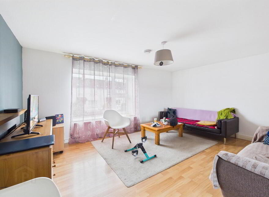 27b Kilwarlin Crescent, Belfast, BT8 7EN