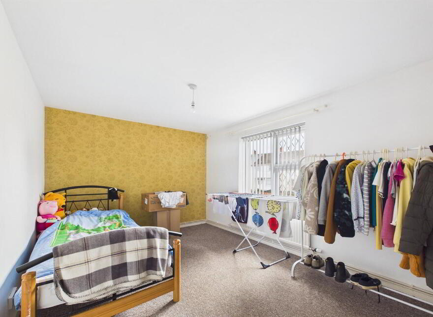 27b Kilwarlin Crescent, Belfast, BT8 7EN