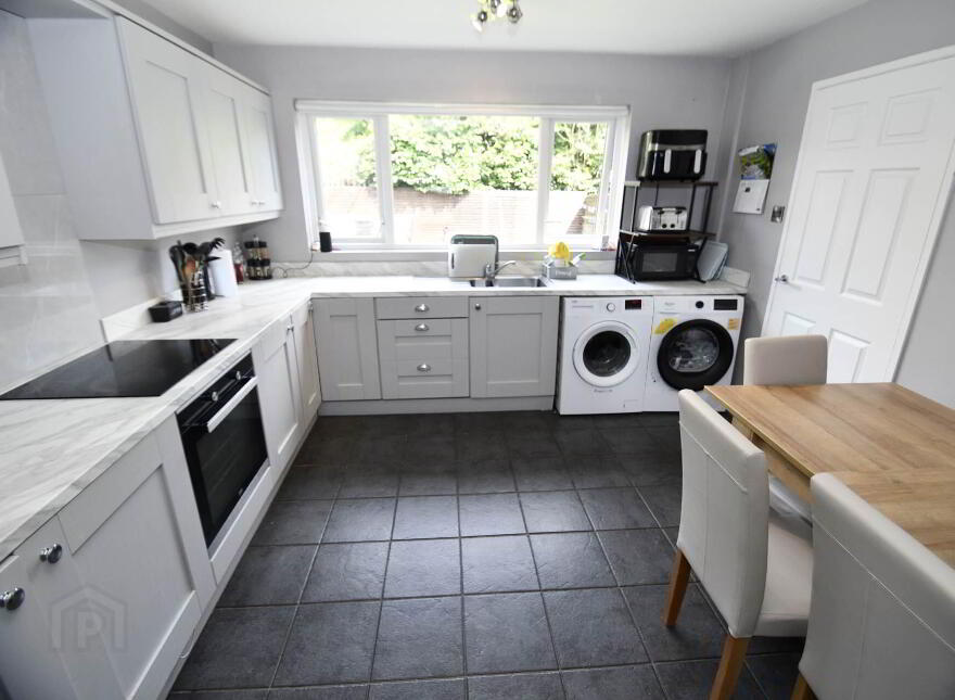 9 Colinvale, Poleglass, Belfast, BT17 0JN