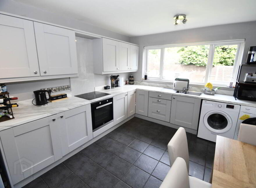 9 Colinvale, Poleglass, Belfast, BT17 0JN